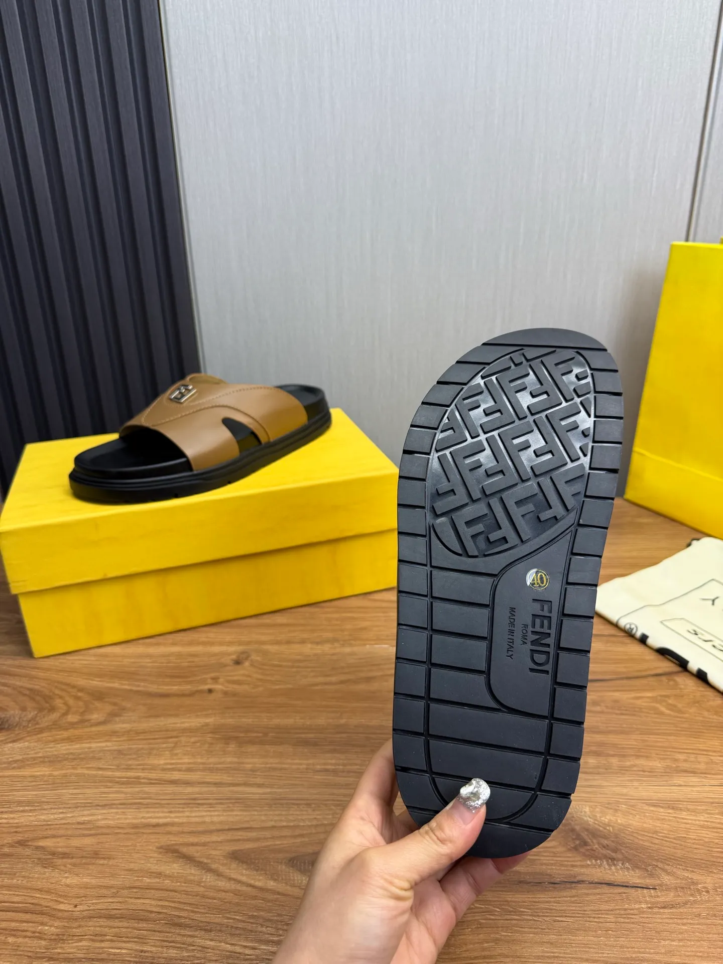 Men's shoes 💰400💰 Fendi men's slippers, made one to one on the FENDI official website, sizes 38-45 45 46 🉑️Customized!